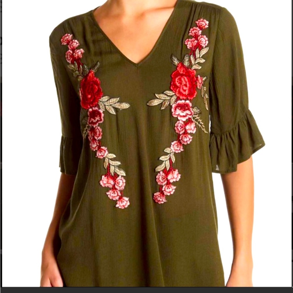 Pleione Anthropologie Olive Green Short Sleeve Open Back Embroidered Floral Top
